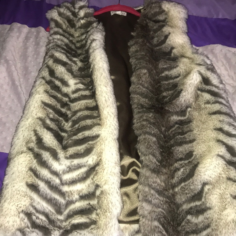 Faux fur vest grey / black